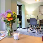 Isleworth - 4 Bed Modern House