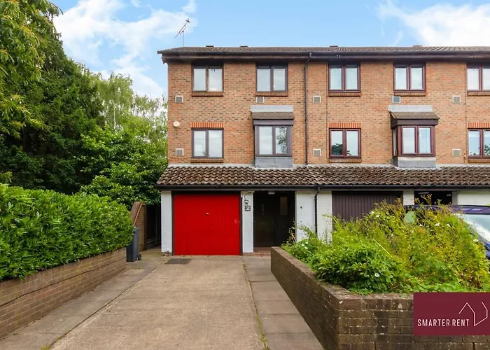 Isleworth - 4 Bed Modern House