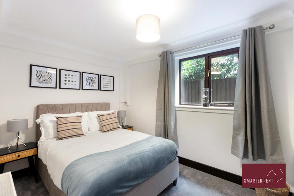 Isleworth - 4 Bed Modern House